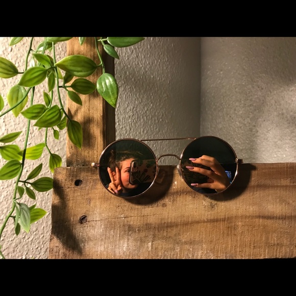 Circle sunglasses - Picture 2 of 4